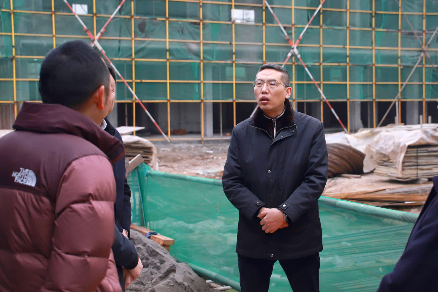 杜伟开展约访下访活动